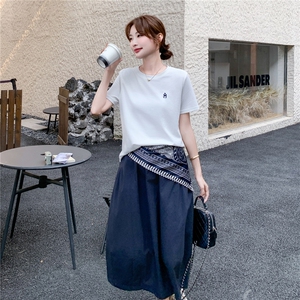 超火休闲刺绣T恤半身裙套装女夏2025新款俏皮活泼气质穿搭两件套图片