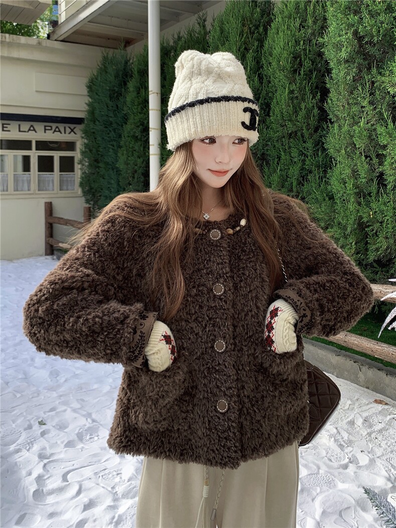 圆领串珠羊羔毛带小挎包皮毛一体外套2C267-962-P205-K318,女装短外套,茵姿媚