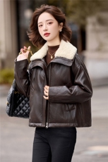 毛领拼接PU皮羽绒服女2025冬季新款小个子气质显瘦白鸭绒短款外套，女装羽绒服，冬木谷雨