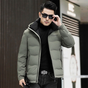 B8303钱塘2020-3时尚休闲冬季厚款有帽简约中年男士羽绒服P250图片