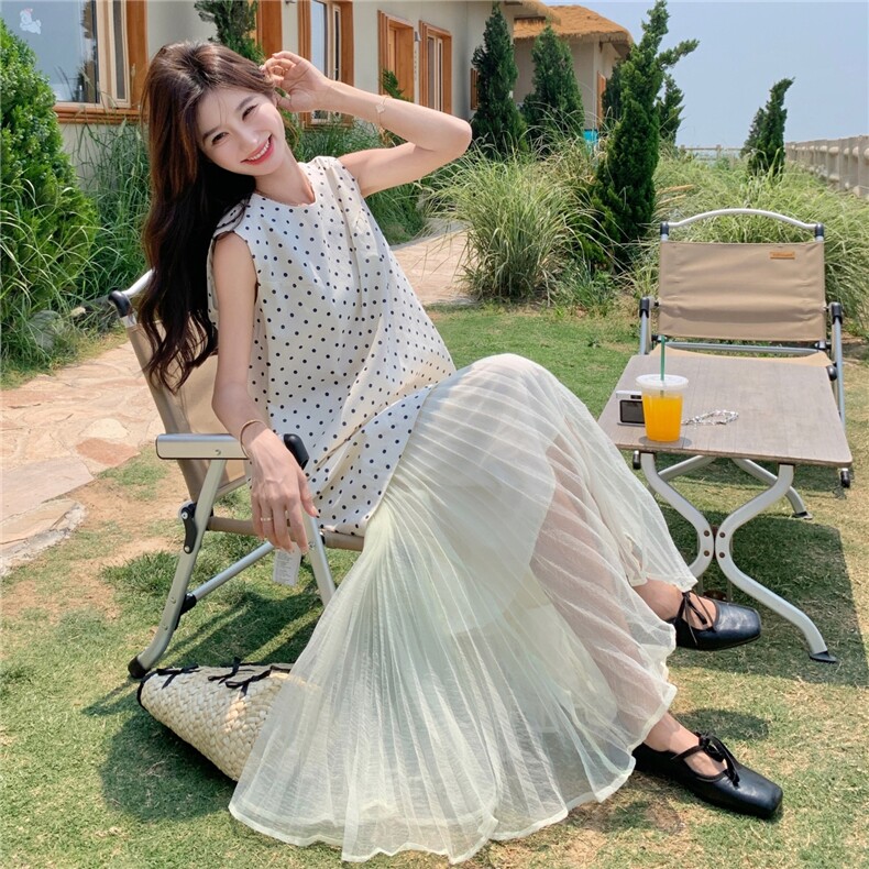 夏日小清新穿搭女2025新款波点长款无袖背心网纱百褶半身裙两件套,女装套装/套裙,2C201