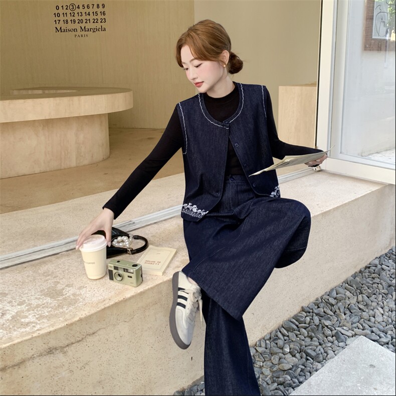 老钱风穿搭刺绣牛仔马甲套装女早秋2025新款休闲显瘦阔腿裤两件套,女装套装/套裙,2C028