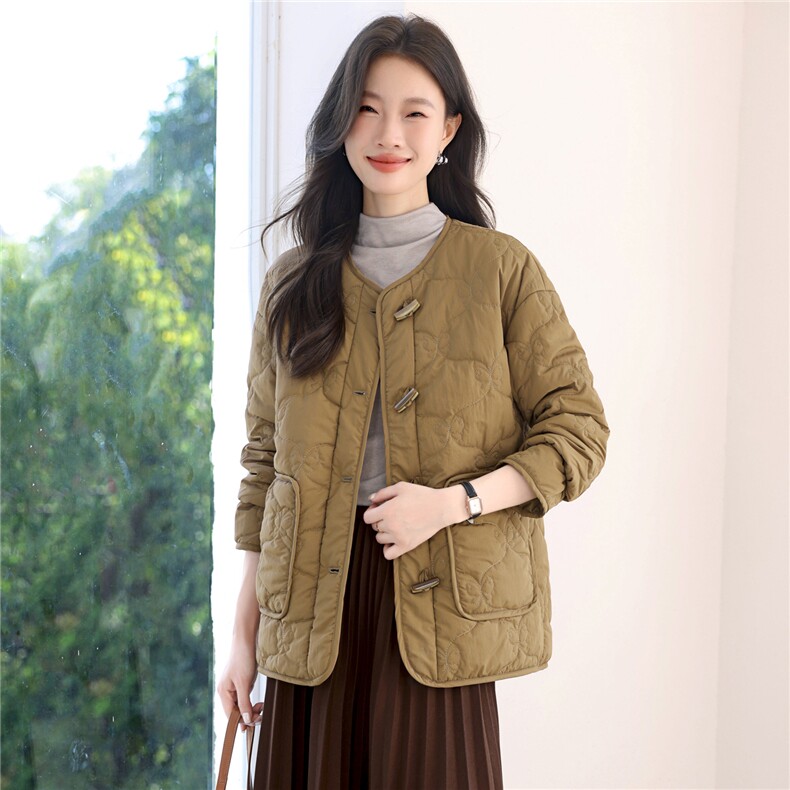 圆领新中式2025牛角扣设计感绗线夹棉棉服外套女冬洋气轻薄小棉袄,女装棉衣/棉服,涵誉