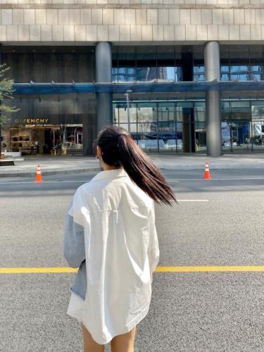 单穿外搭一样精彩的拼接牛仔衬衫,女装衬衫,拉菲·玛索