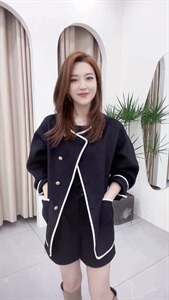 现货三色外套图片