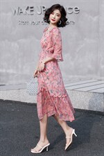 2021夏季新款蕾丝手工订珠优雅气质V领时尚裙摆腰部系带收腰长裙，女装连衣裙，瑶迪依秀