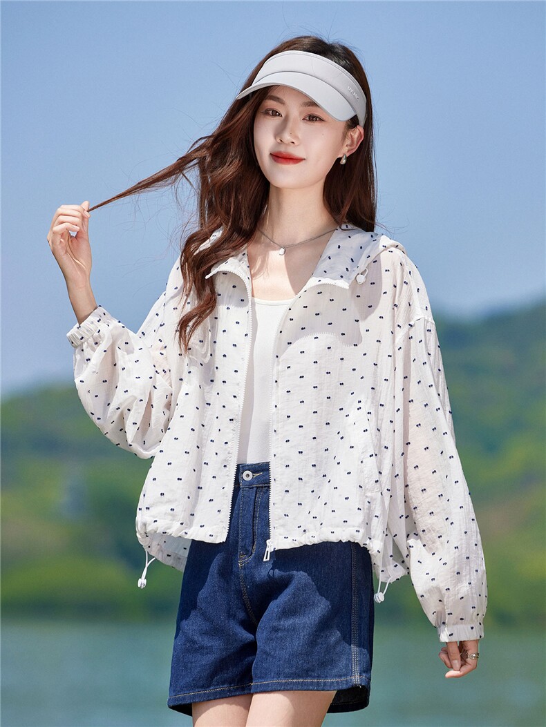 2026夏季新款现货宽松休闲透气莱赛尔波点连帽女士薄外套短外套,女装防晒衣,靓衣阁