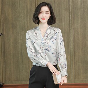 显瘦V领红色真丝衬衫女长袖纯色重磅真丝上衣衬衣小衫2026春装图片
