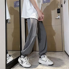 灰色