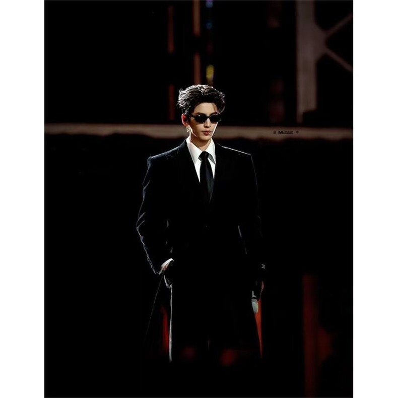 张凌赫同款不规则红内垫肩毛呢大衣加长款风衣外套Y966-P125，男装风衣，星座1004-3