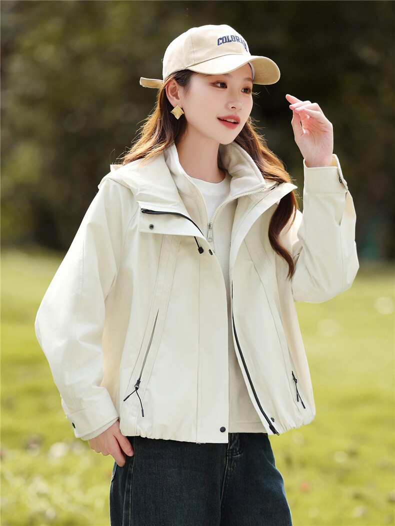 户外休闲连帽冲锋衣三合一外套女2025冬新款宽松显瘦加绒保暖上衣,女装套装/套裙,丽影随形