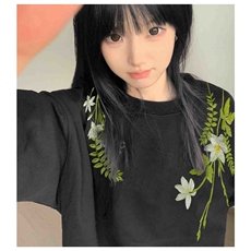 黑色