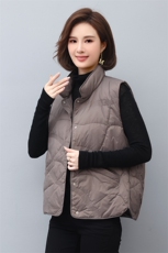2022新款时尚保暖羽绒马甲女短款轻薄修身外套，女装羽绒服，依恋蒂丝