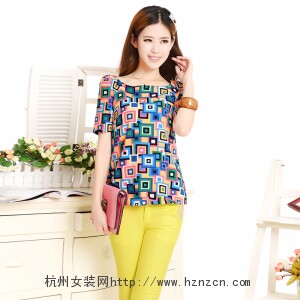 时尚彩色几何图案雪纺衫 宽松显瘦短袖上衣,女装蕾丝衫/雪纺衫,雪樱依海