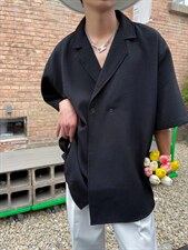 黑色