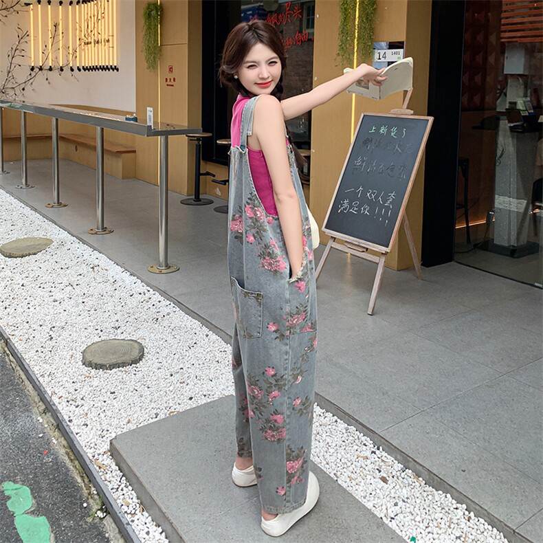 韩系甜酷俏皮背心碎花背带裤女夏季2024新款设计感洋气,女装牛仔裤,2C292