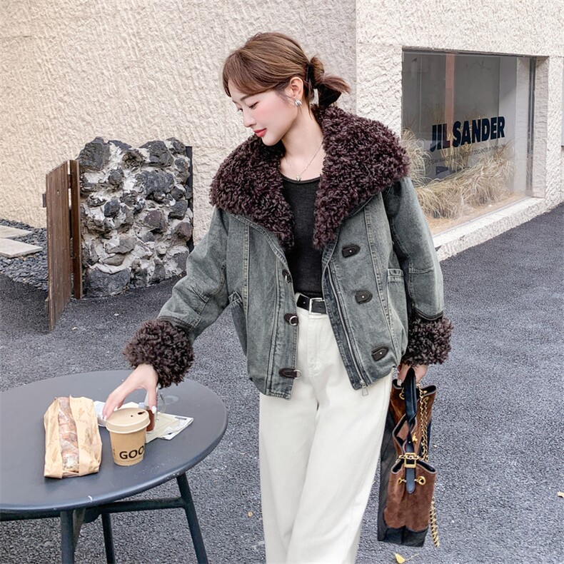 （新款现货）2025冬时尚羊羔毛大翻领牛仔夹棉外套（毛领可脱卸），女装牛仔外套，印象茜
