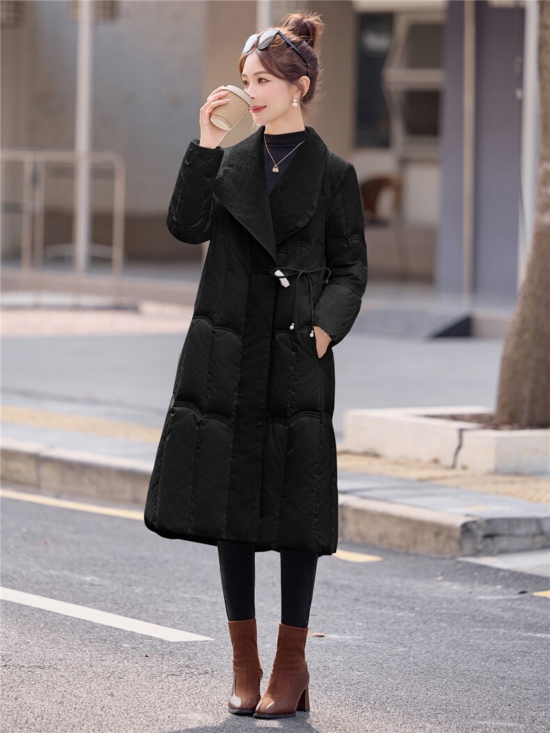 现货2025气质优雅提花大西装翻领拼接新中式白鸭绒羽绒服,女装羽绒服,时尚俏佳人