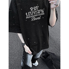 黑色