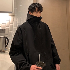 黑色