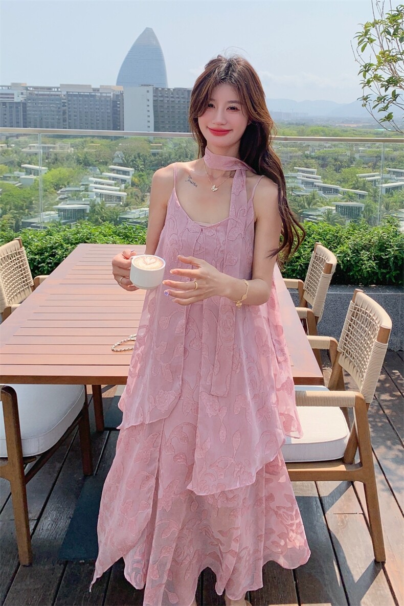 温柔甜美粉色吊带连衣裙女夏2025新款减龄多巴胺穿搭独特漂亮长裙,女装连衣裙,2C086