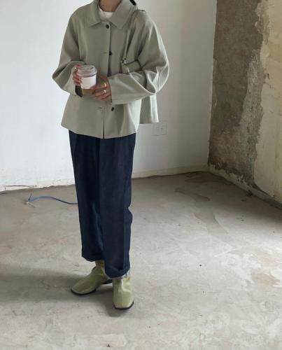 小翻领排扣外套图片