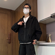 黑色