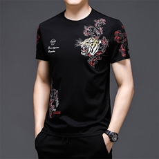 黑色