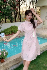 新中式盘扣收腰连衣裙女2025夏季新款气质温婉改良旗袍裙，女装连衣裙，帛锦泉