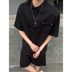 黑色