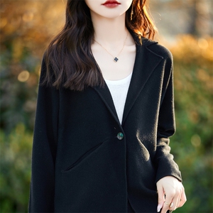 西装领精纺羊毛开衫女一粒扣长袖外套毛衣宽松翻领外衫搭针织上衣图片