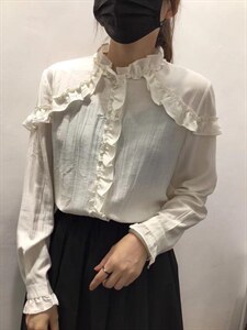 压邹木耳边图片
