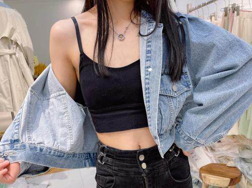 2021年春装新款牛仔短款外套，女装，迷吉meeggle