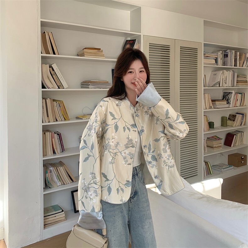新中式短款外套女2025春季复古国风撞色拼接缎面小个子宽松上衣,女装短外套,纯色衣恋