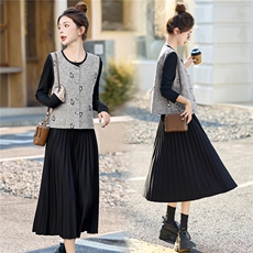 2026年春季新款提花马甲针织百褶连衣裙两件套套装，女装套装/套裙，奕薇雅