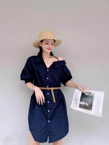 斜肩配腰带连衣裙，女装连衣裙，玩美