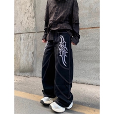 黑色