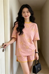 潮流时尚休闲运动套装女夏季新款印花圆领短袖上衣阔腿短裤两件套图片 潮流时尚休闲运动套装女夏季新款印花圆领短袖上衣阔腿短裤两件套图片