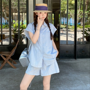 活泼减龄条纹短袖衬衫套装女2025年夏季新款小个子休闲短裤两件套图片