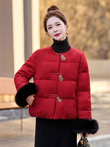 依如秀2026年冬季狐狸毛羽绒服图片