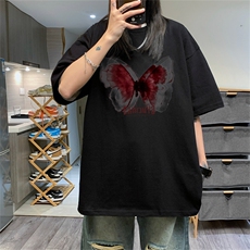 黑色