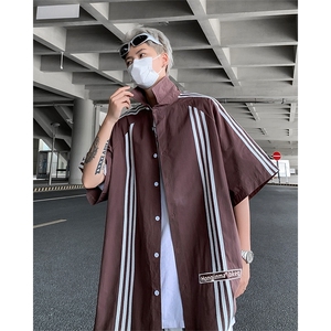 港风夏款男短袖衬衫字母印花三条杠条纹宽松短袖衬衣C3 P40图片
