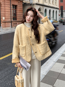 淡黄色摇粒绒小香风外套2025新款女冬季日系皮毛一体羊羔毛上衣潮图片
