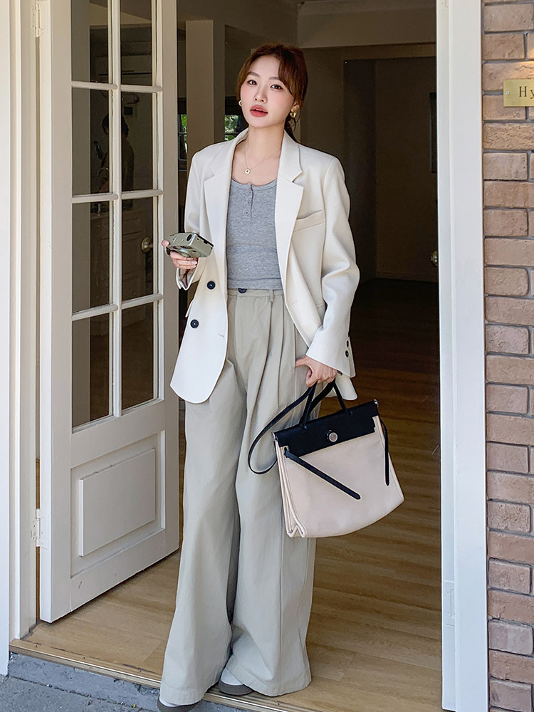 白色西装外套女设计感小众2025秋季新款西服女可盐可甜休闲小西装,女装西装,浙宝069