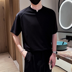 黑色