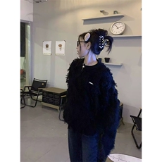 黑色