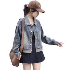现货复古摩登感牛仔外套2024春装设计感渐变怀旧色短款夹克上衣女，女装牛仔外套，江南女神