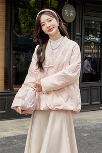 2025年冬季新款羽绒服白鸭绒重工刺绣中式风甜美宽松优雅羽绒服图片