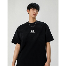黑色