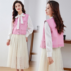 现货圆领皮衣小马甲女短款2024春季新款精致潮流pu坎肩外穿马夹，女装皮衣，江南女神